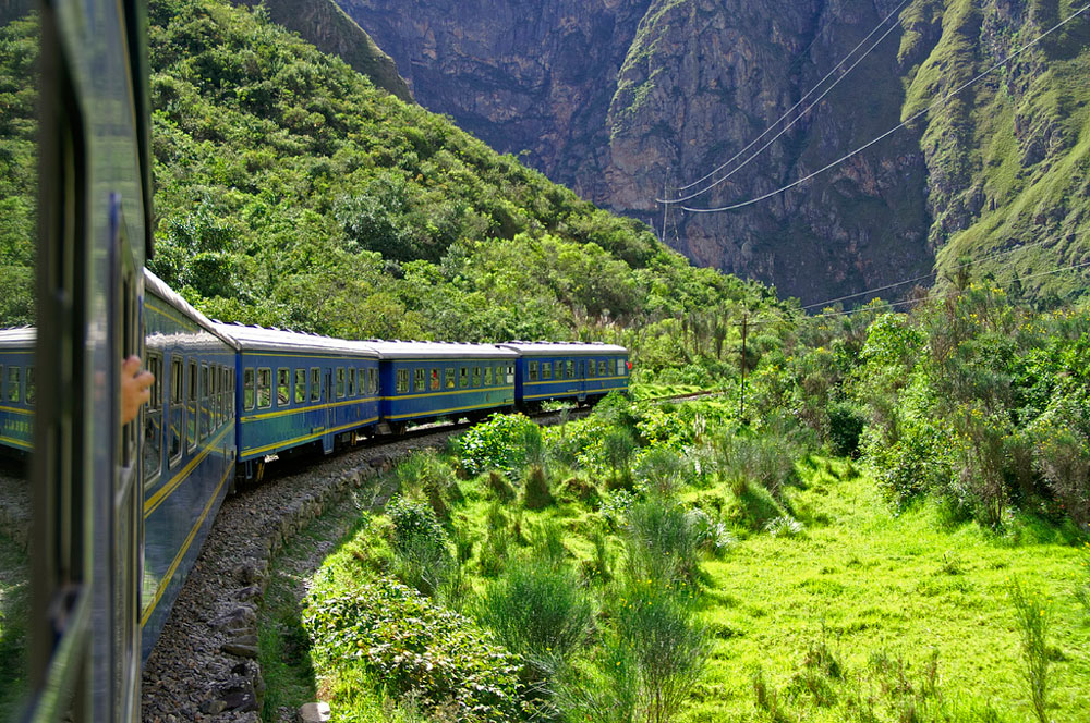 train to machu picchu, train to machu picchu from sacred valley, PeruVisit