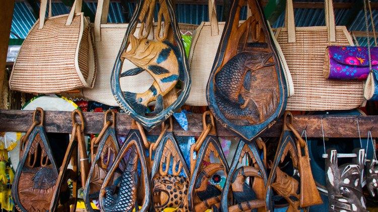 where to buy souvenirs in iquitos